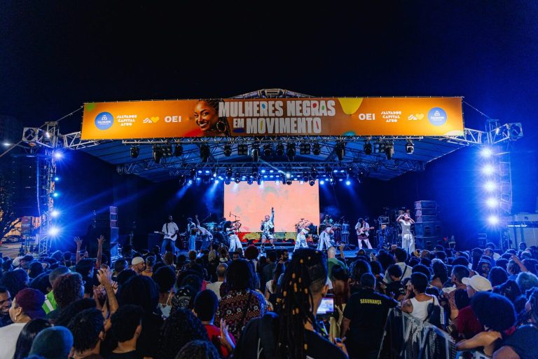 Música Negra Brasileira: Circuito Mulheres Negras em Movimento reúne grande público na Praça Maria Felipa